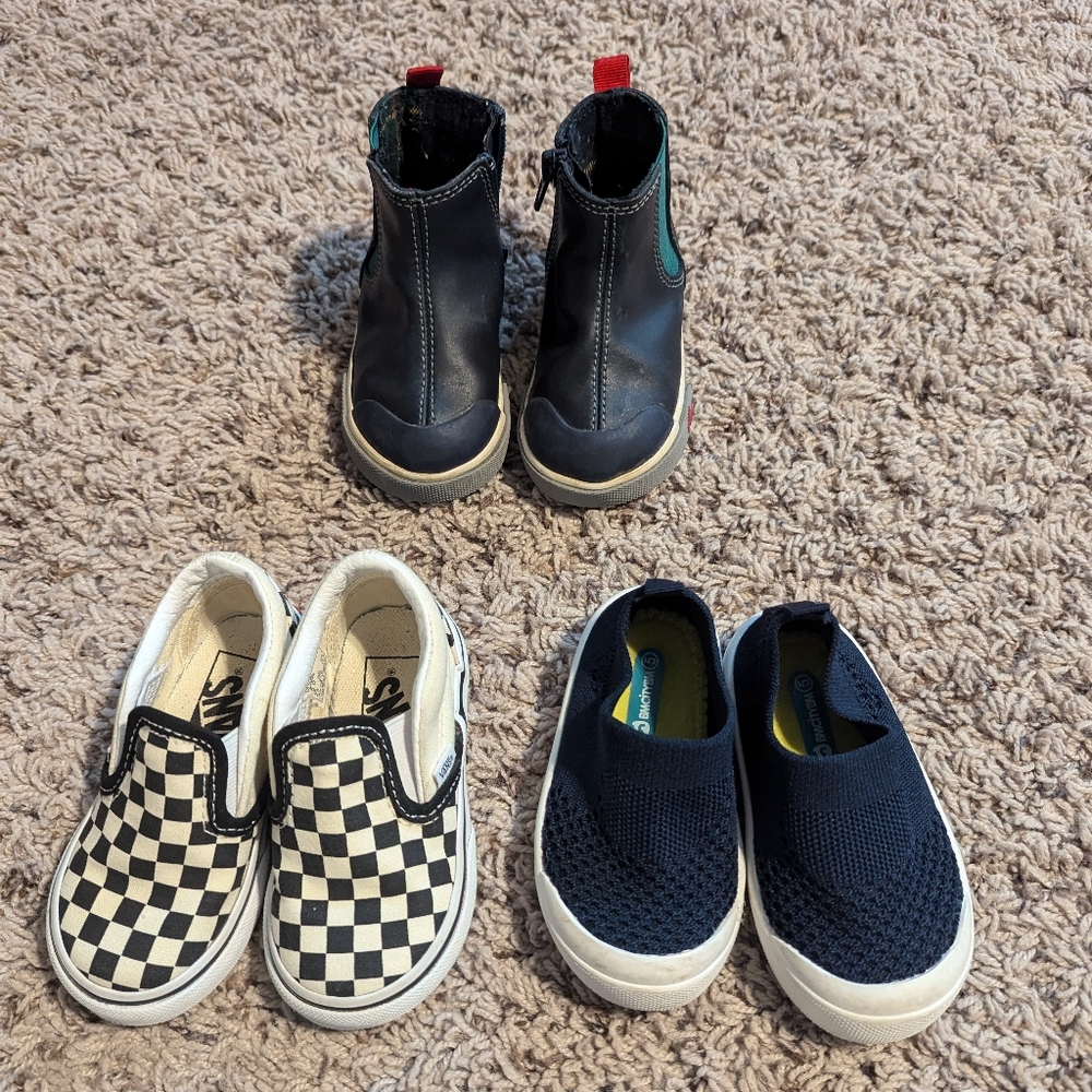 Toddler boy shoes, size 5